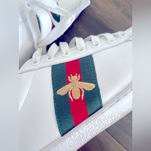 Gucci White WOMEN'S ACE SNEAKER WITH BEE